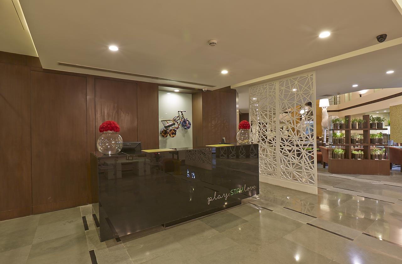 K10 Hotel Vadodara Exteriör bild