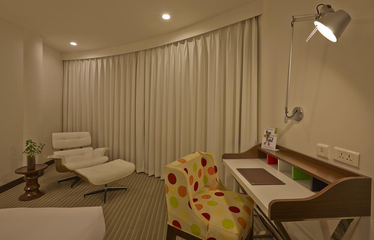 K10 Hotel Vadodara Exteriör bild