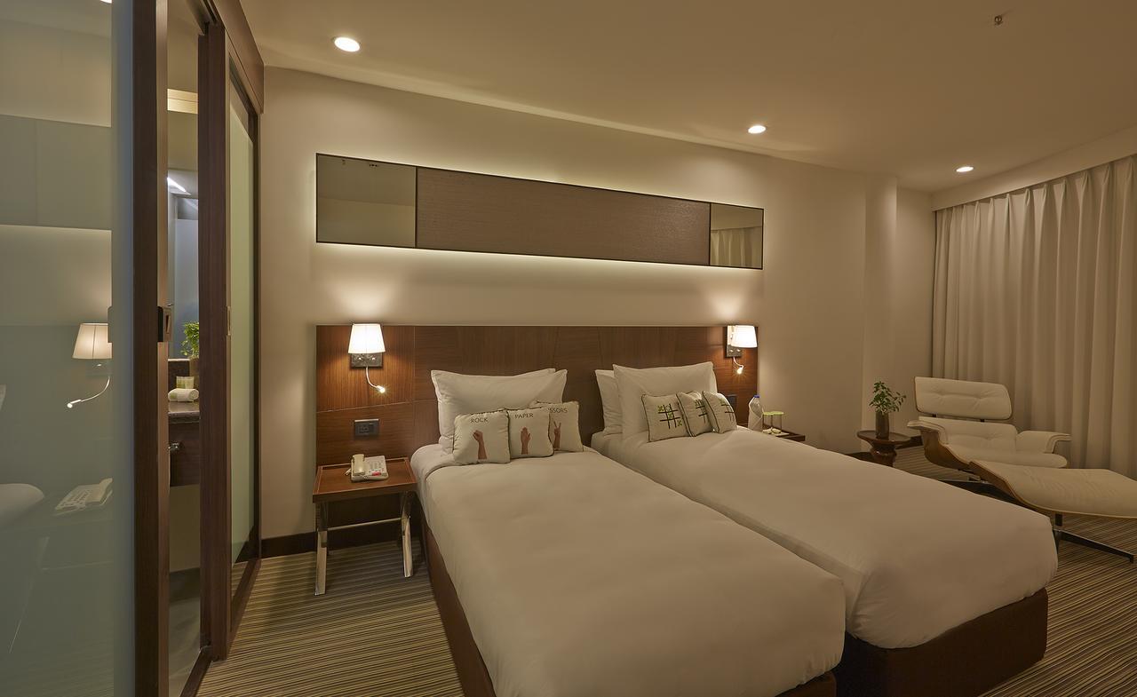 K10 Hotel Vadodara Exteriör bild