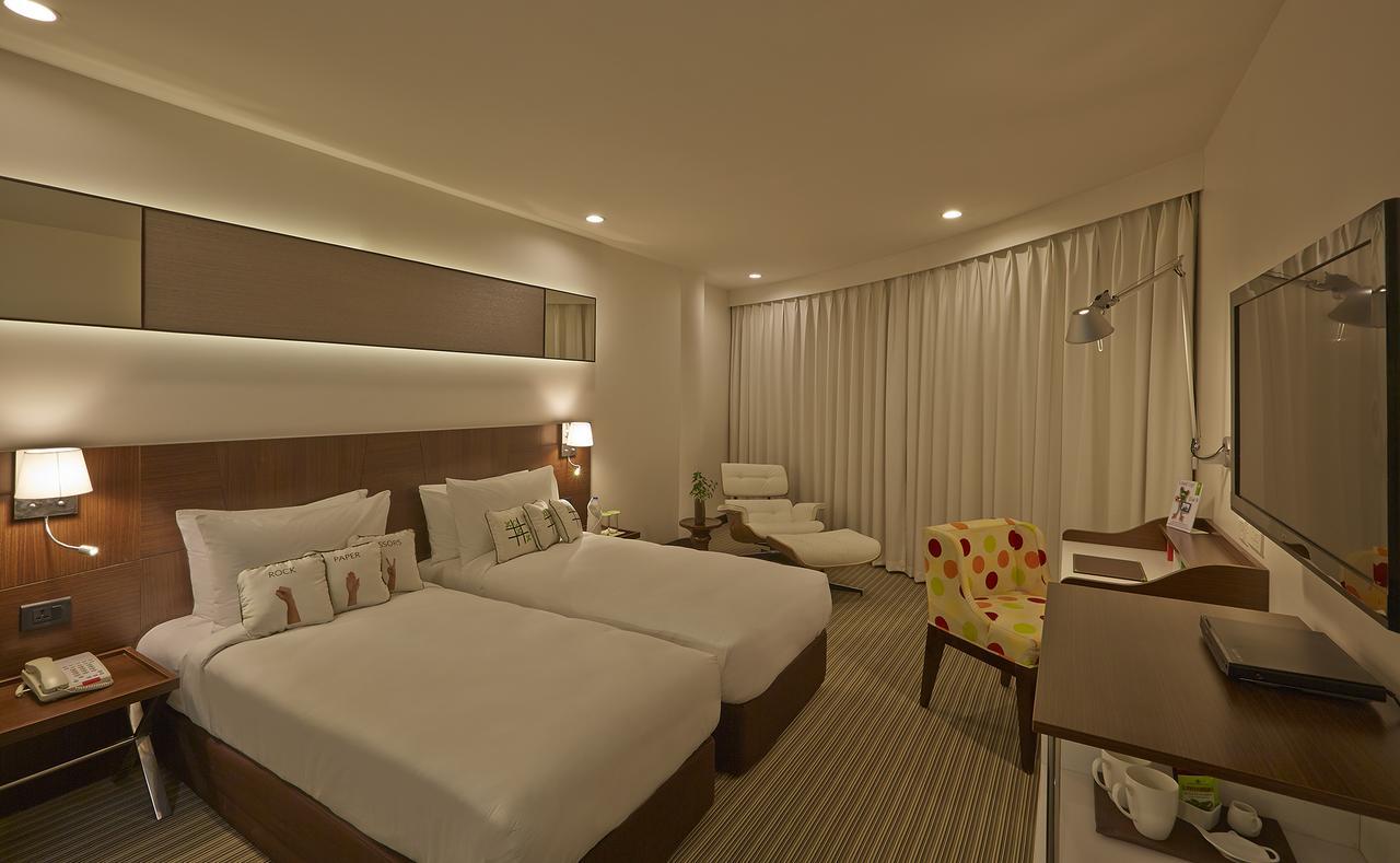 K10 Hotel Vadodara Exteriör bild